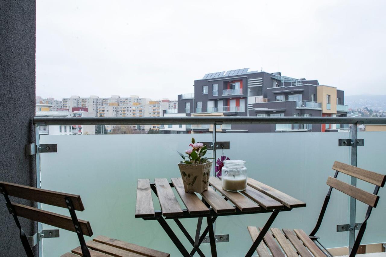 Sasadpark'S New Apartment In The West Part Of Buda บูดาเปสต์ ภายนอก รูปภาพ